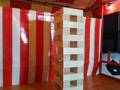 Jenga XL im Marktstand / Spielstand